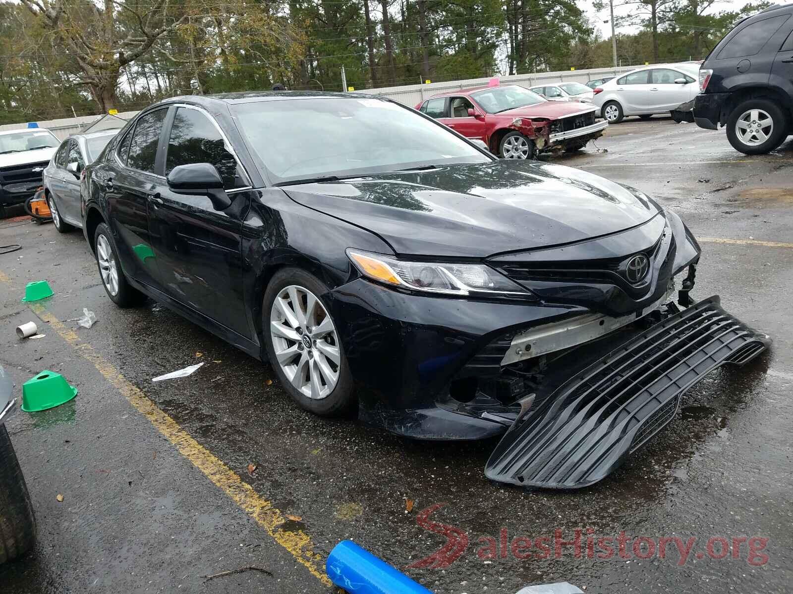 4T1B11HK9JU608090 2018 TOYOTA CAMRY