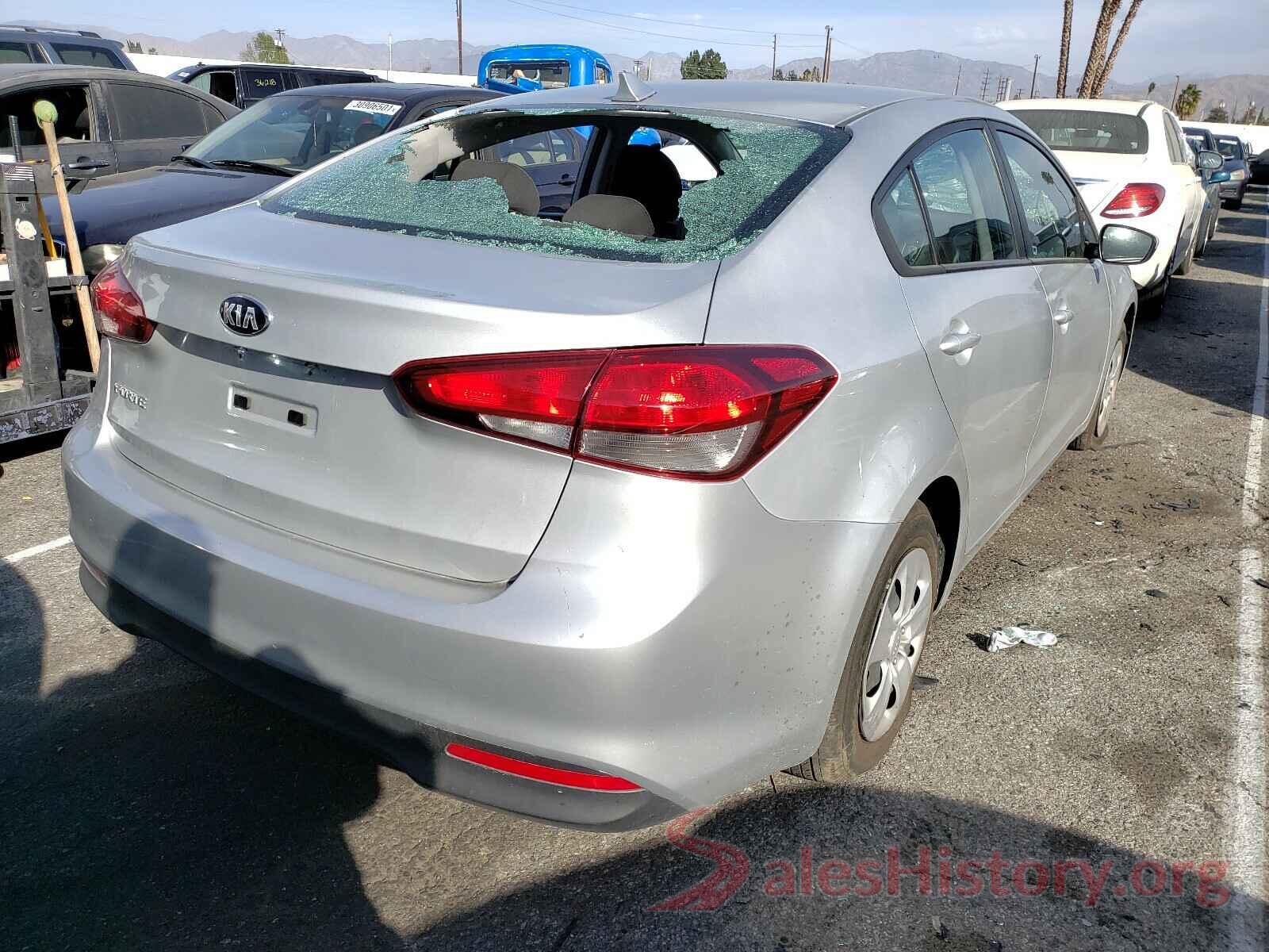 3KPFK4A7XJE214770 2018 KIA FORTE