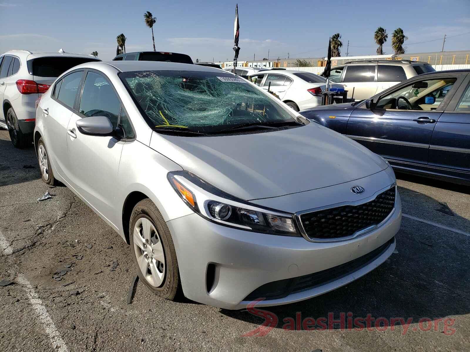 3KPFK4A7XJE214770 2018 KIA FORTE