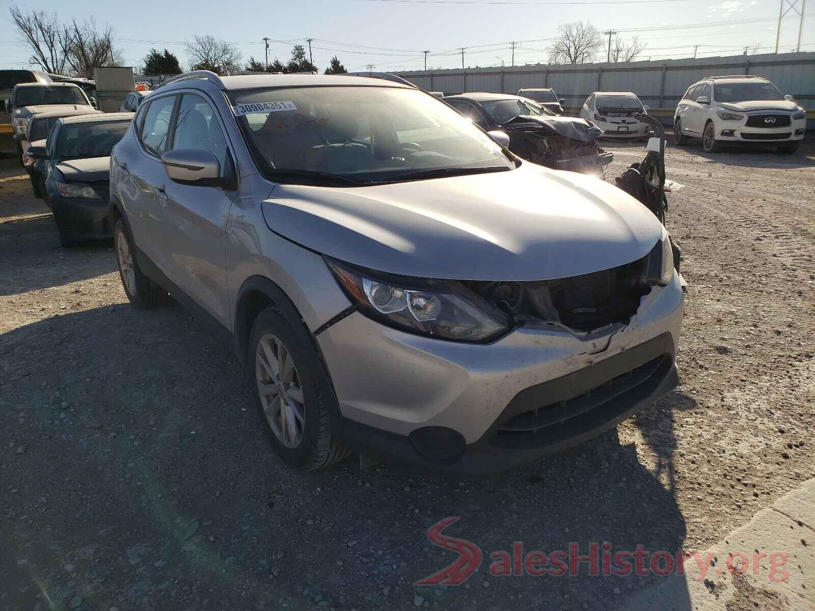 JN1BJ1CR6JW251158 2018 NISSAN ROGUE