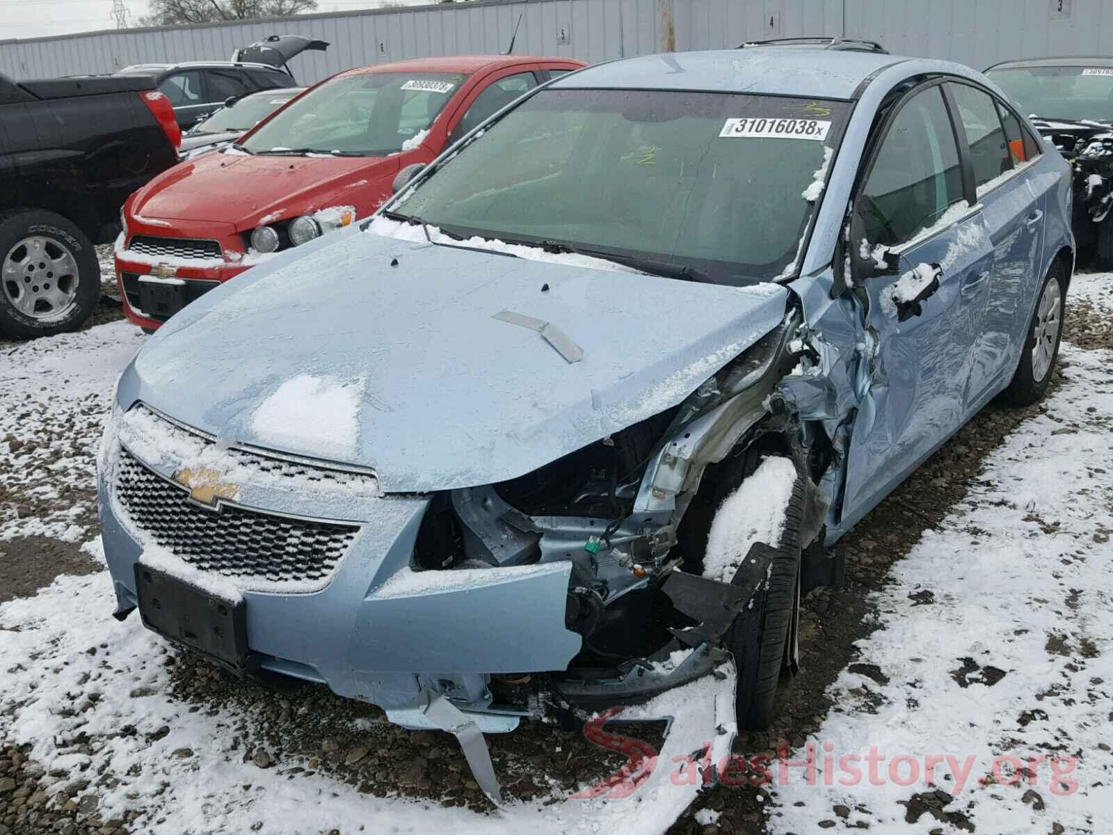 KMHH55LC2JU038021 2011 CHEVROLET CRUZE