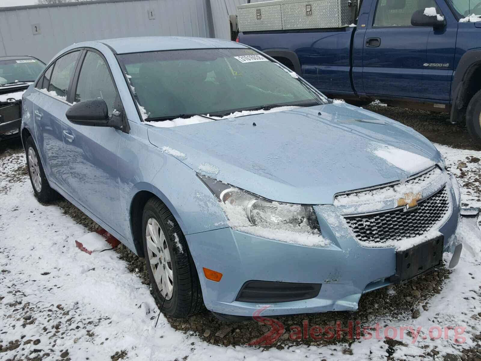 KMHH55LC2JU038021 2011 CHEVROLET CRUZE