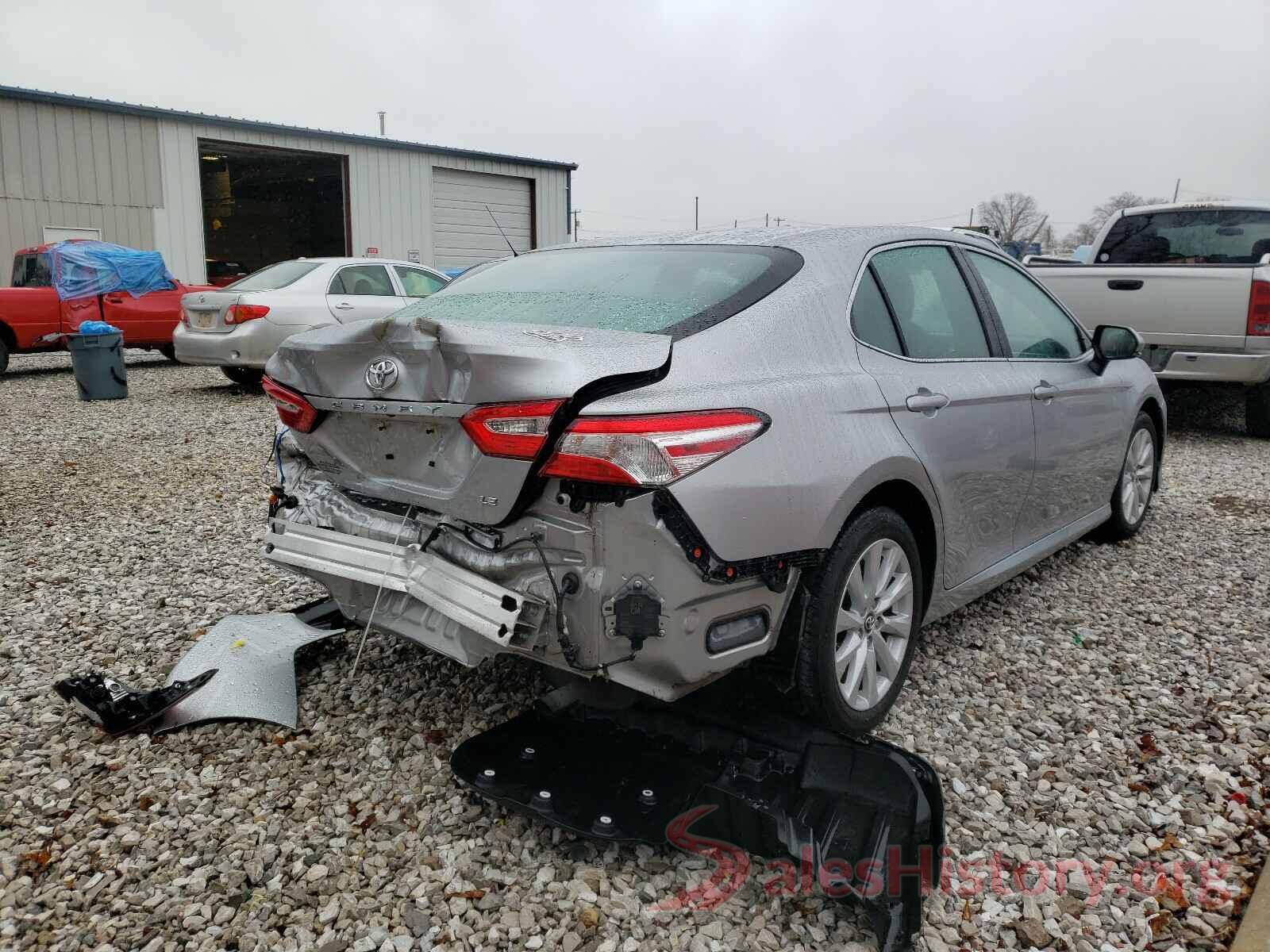 4T1B11HK2JU064175 2018 TOYOTA CAMRY