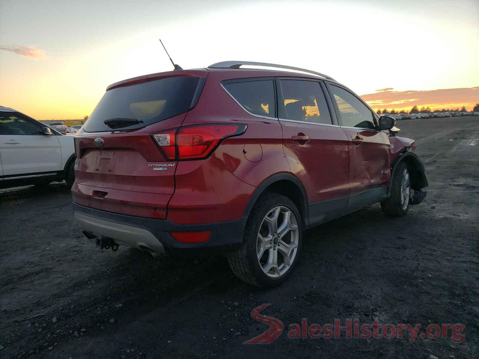 1FMCU9J95KUA72385 2019 FORD ESCAPE