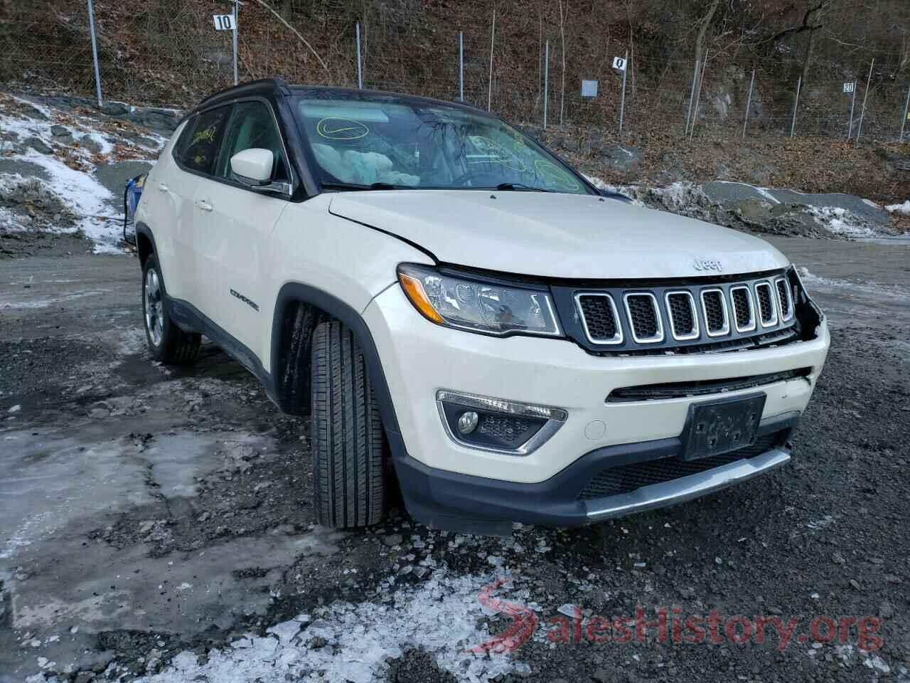 3C4NJDCB3JT329724 2018 JEEP COMPASS