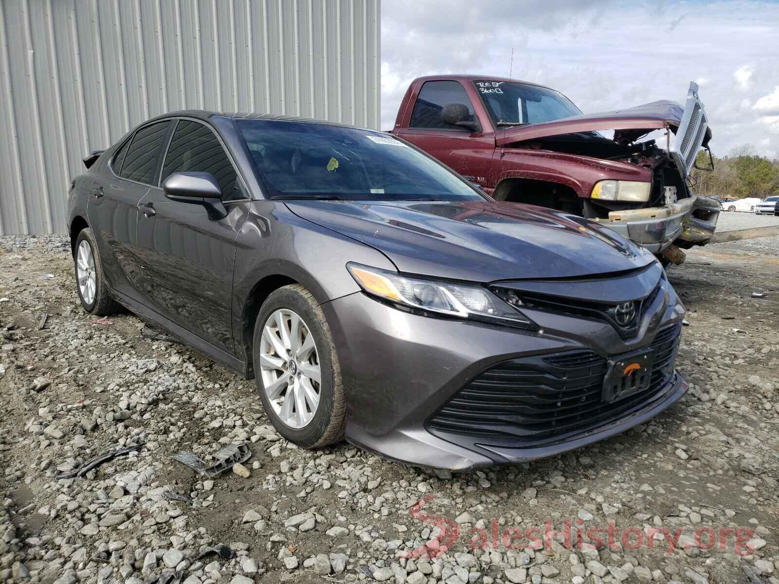 4T1B11HK6JU055852 2018 TOYOTA CAMRY