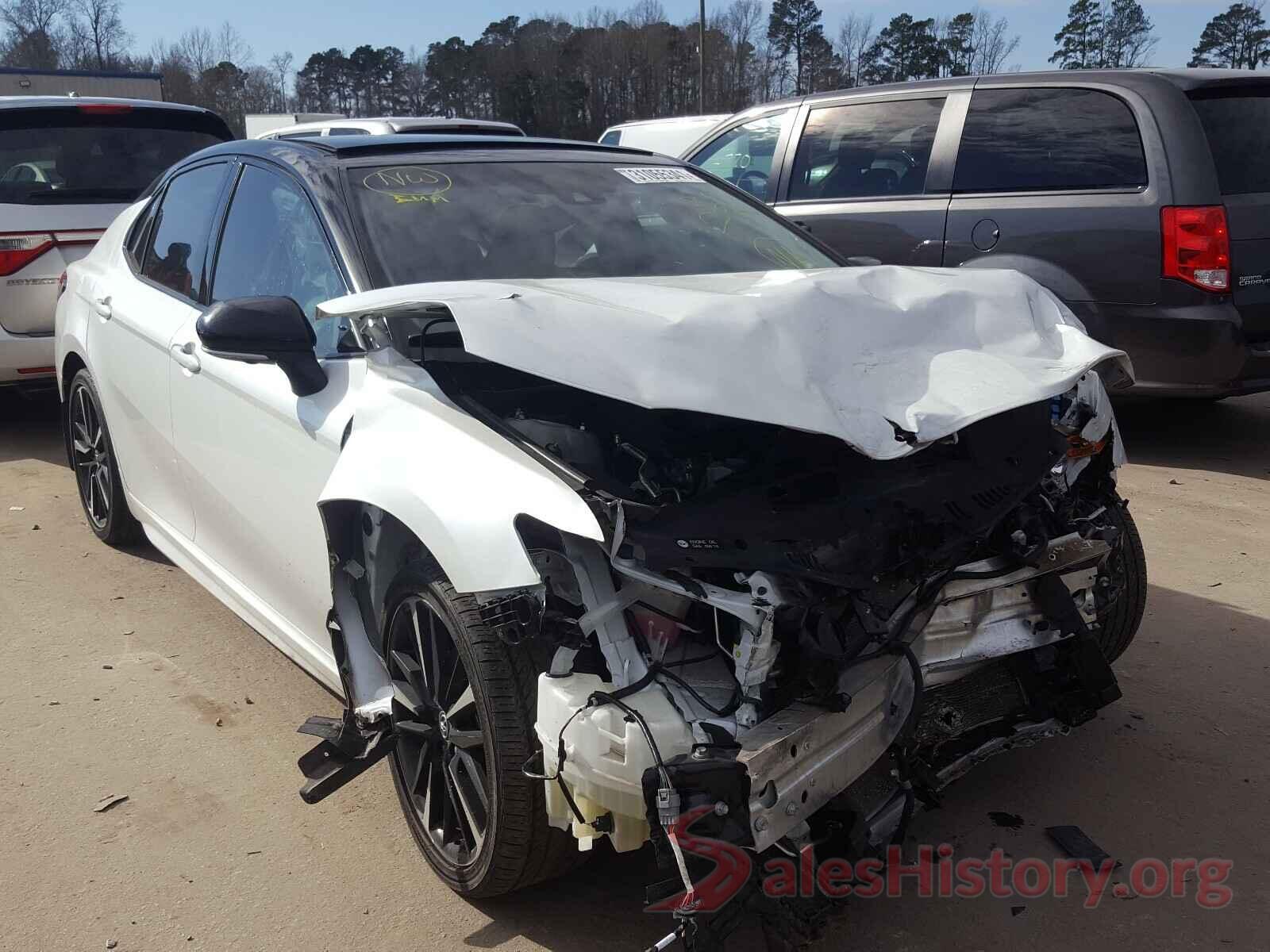 4T1B61HK2JU146182 2018 TOYOTA CAMRY