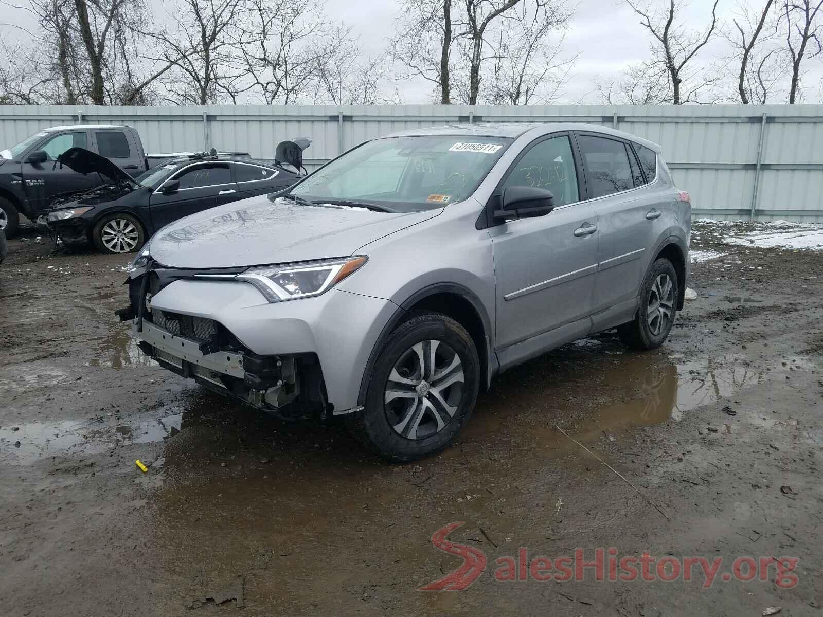 2T3BFREV3JW724360 2018 TOYOTA RAV4