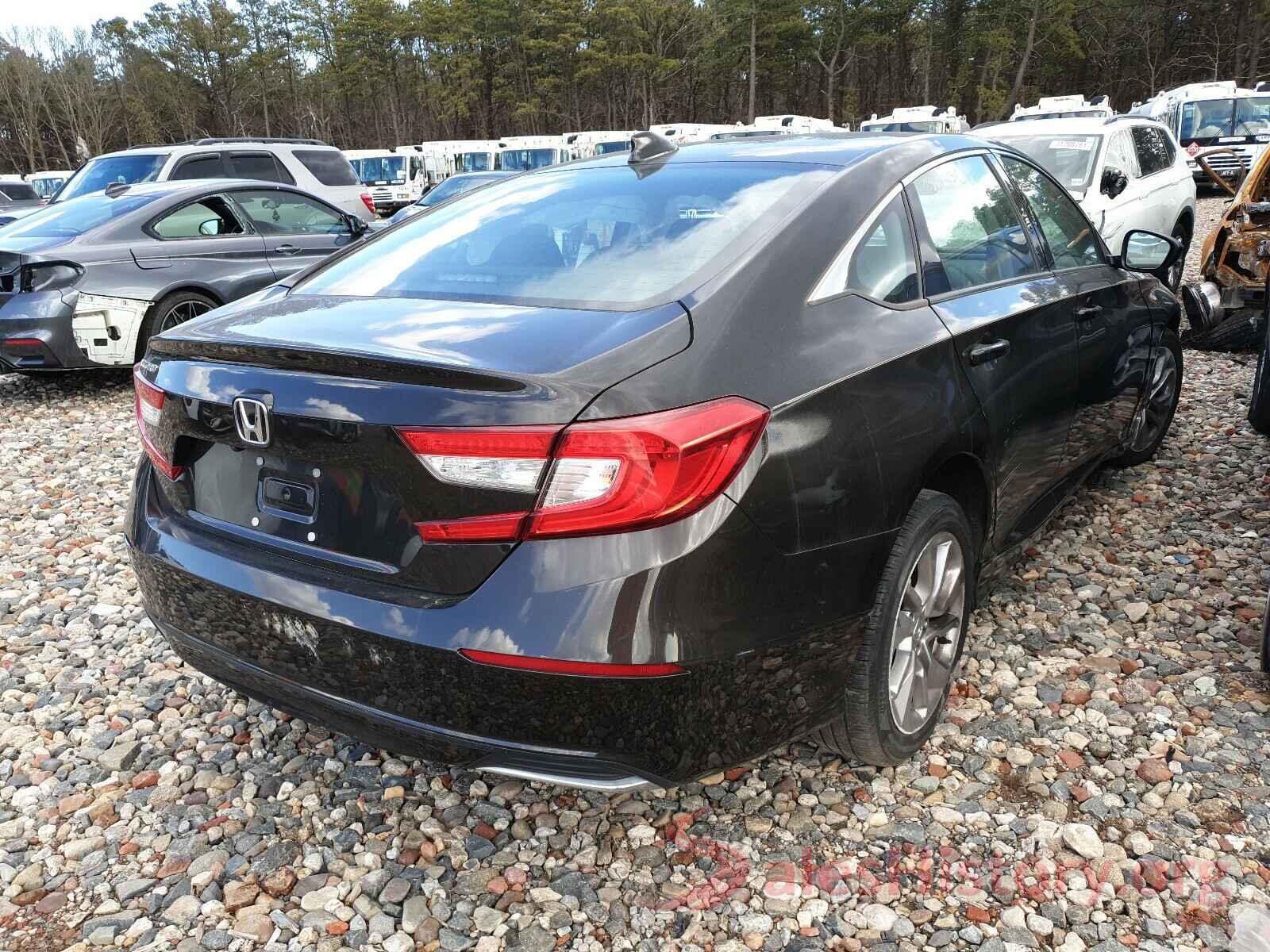 1HGCV1F13JA075602 2018 HONDA ACCORD