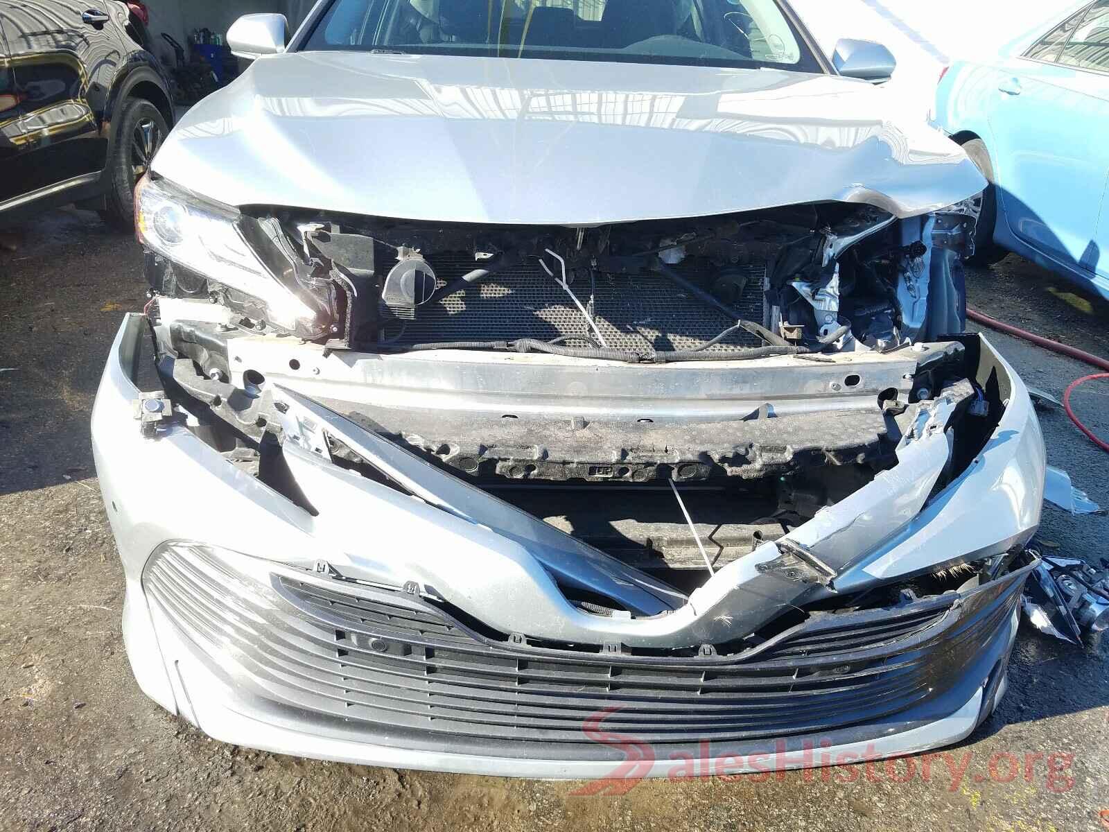 4T1B11HK2JU049529 2018 TOYOTA CAMRY