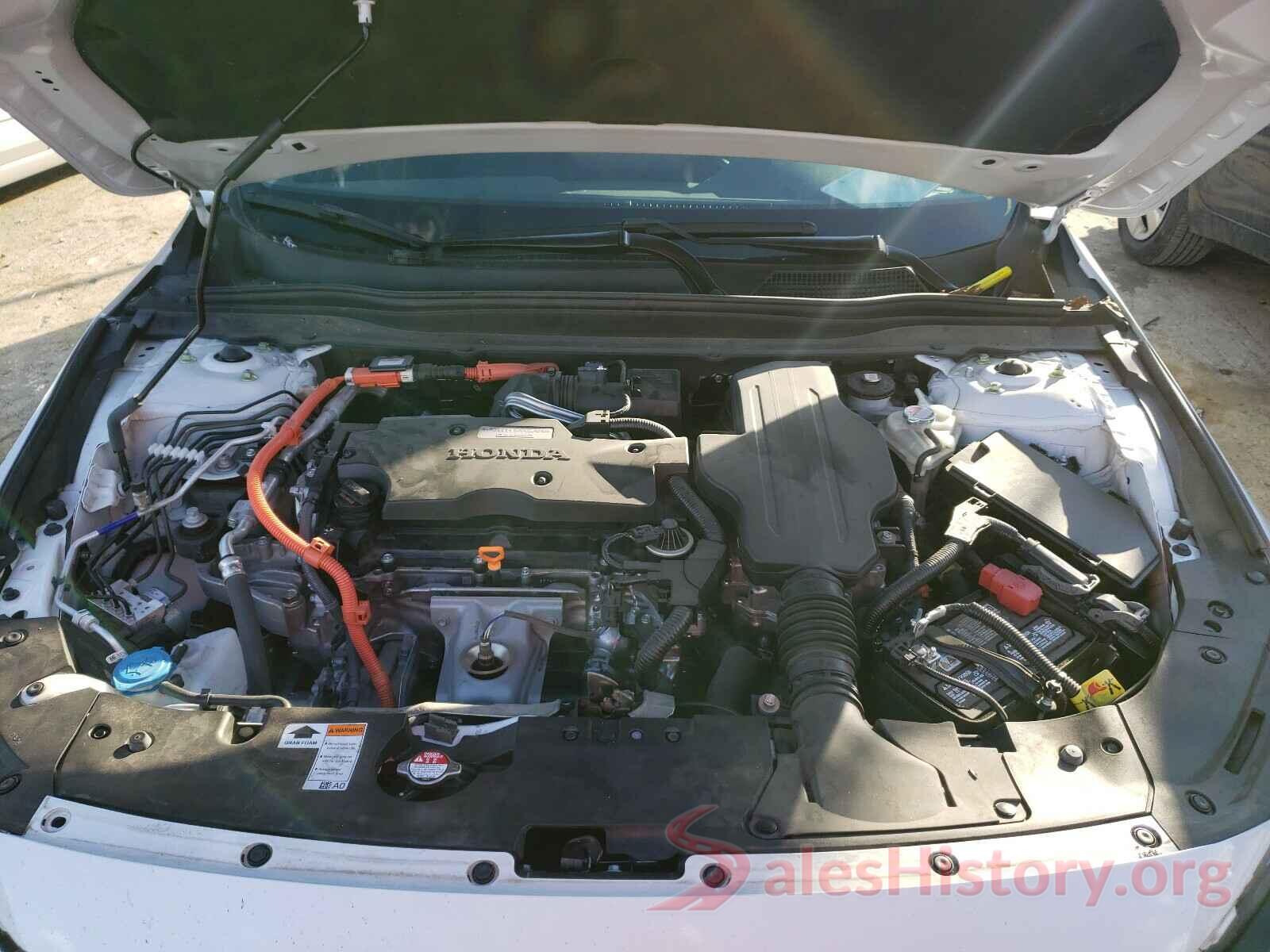 1HGCV3F18JA011826 2018 HONDA ACCORD