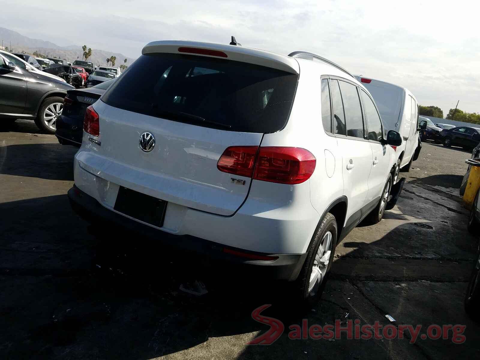 WVGAV7AX6HK005645 2017 VOLKSWAGEN TIGUAN