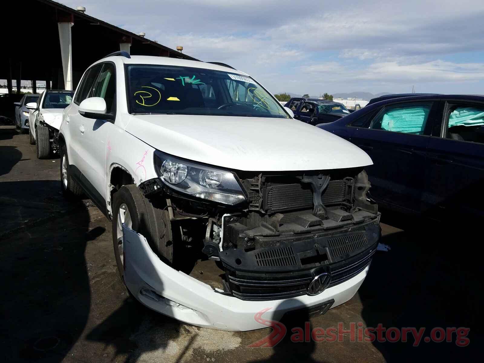 WVGAV7AX6HK005645 2017 VOLKSWAGEN TIGUAN