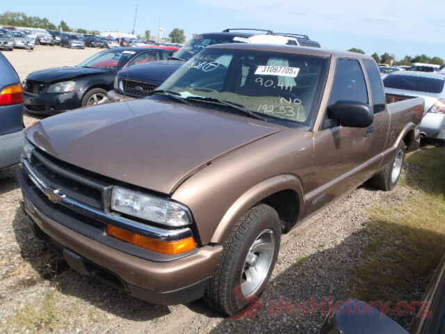 19XFC2F7XJE207683 2002 CHEVROLET S10