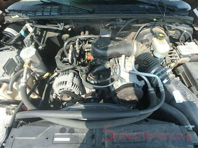 19XFC2F7XJE207683 2002 CHEVROLET S10