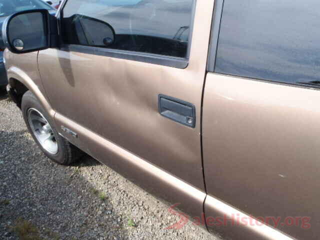 19XFC2F7XJE207683 2002 CHEVROLET S10