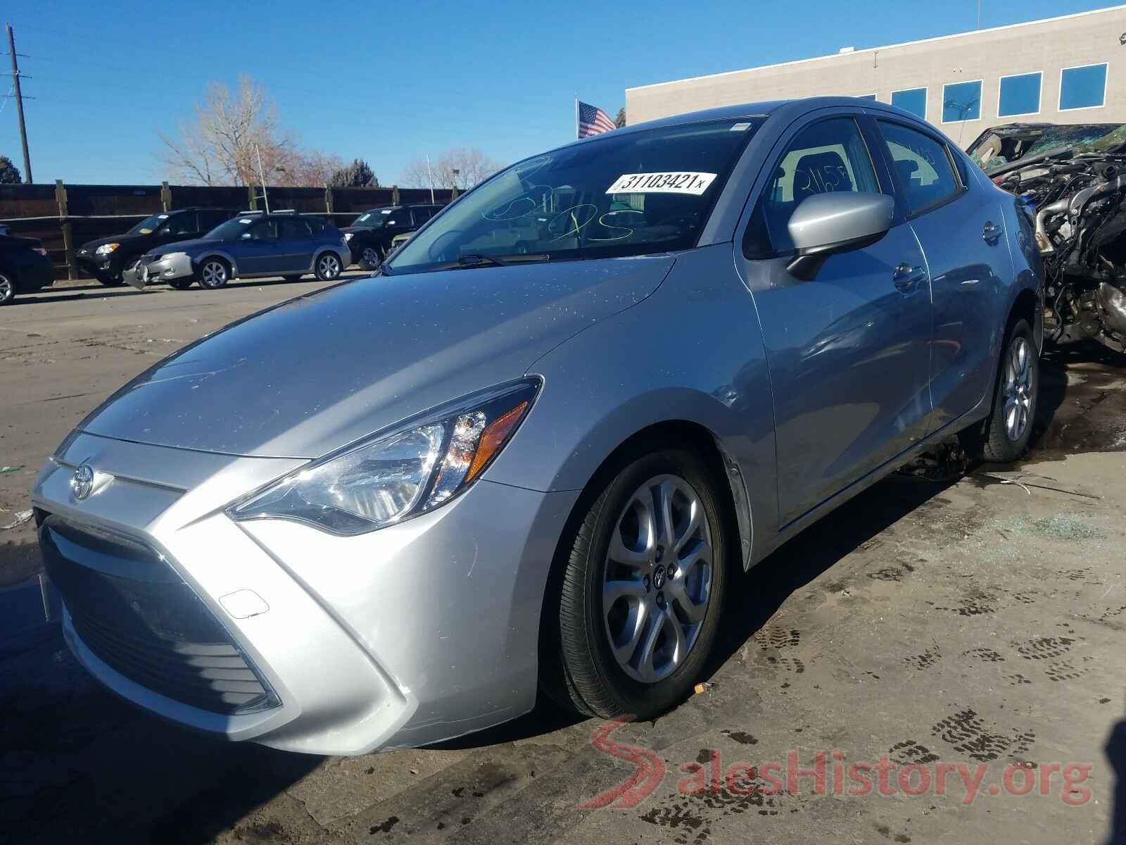 3MYDLBYV1JY322398 2018 TOYOTA YARIS