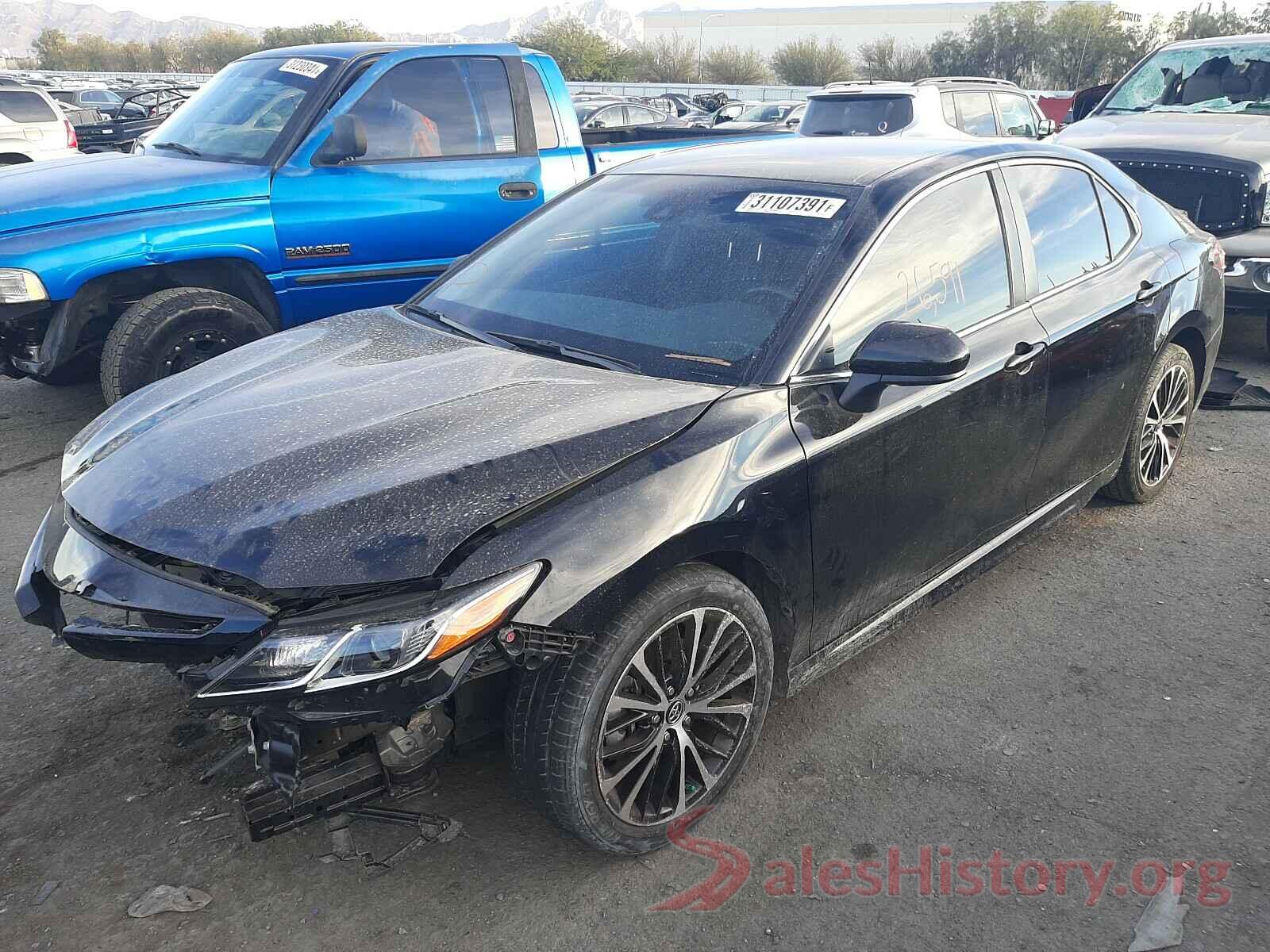 JTNB11HK9J3003461 2018 TOYOTA CAMRY