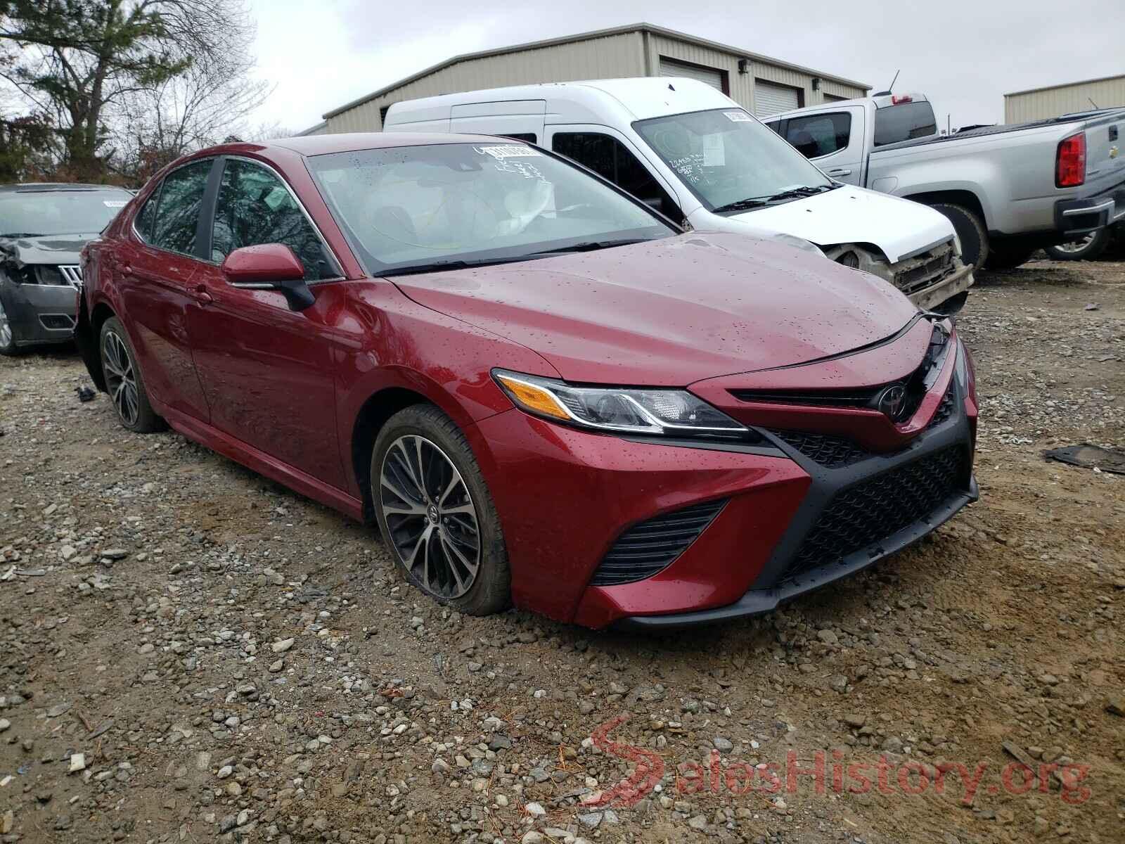 4T1B11HK5JU651440 2018 TOYOTA CAMRY