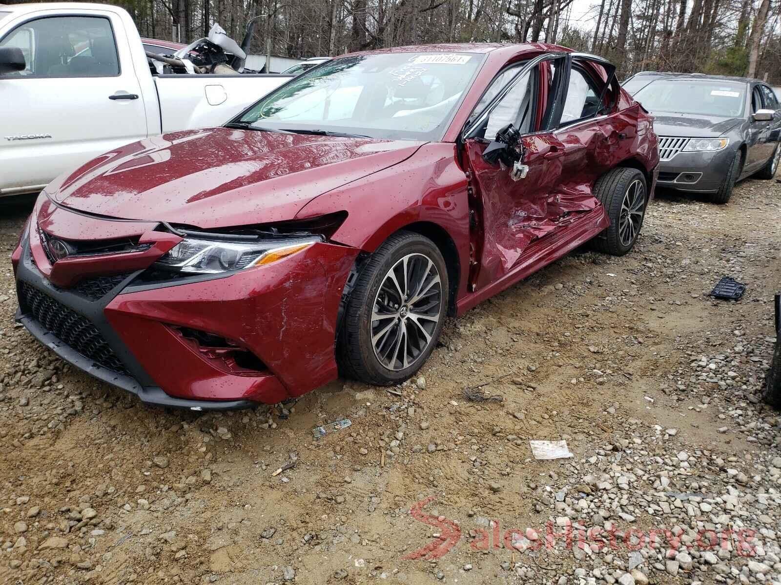 4T1B11HK5JU651440 2018 TOYOTA CAMRY