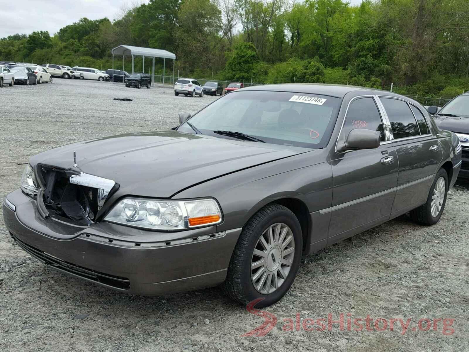 KNMAT2MT6JP542708 2004 LINCOLN TOWNCAR