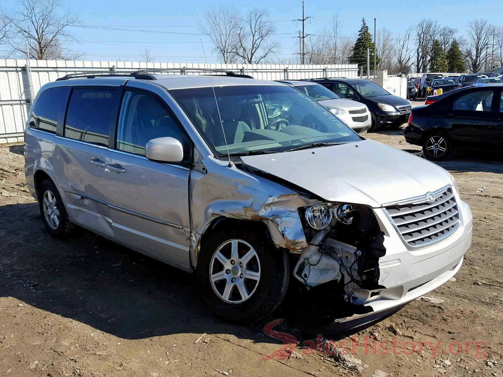 5NPD74LF7JH352193 2010 CHRYSLER TOWN & COU