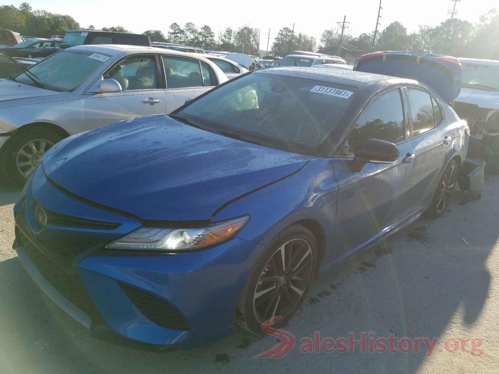 4T1B61HK2KU186263 2019 TOYOTA CAMRY