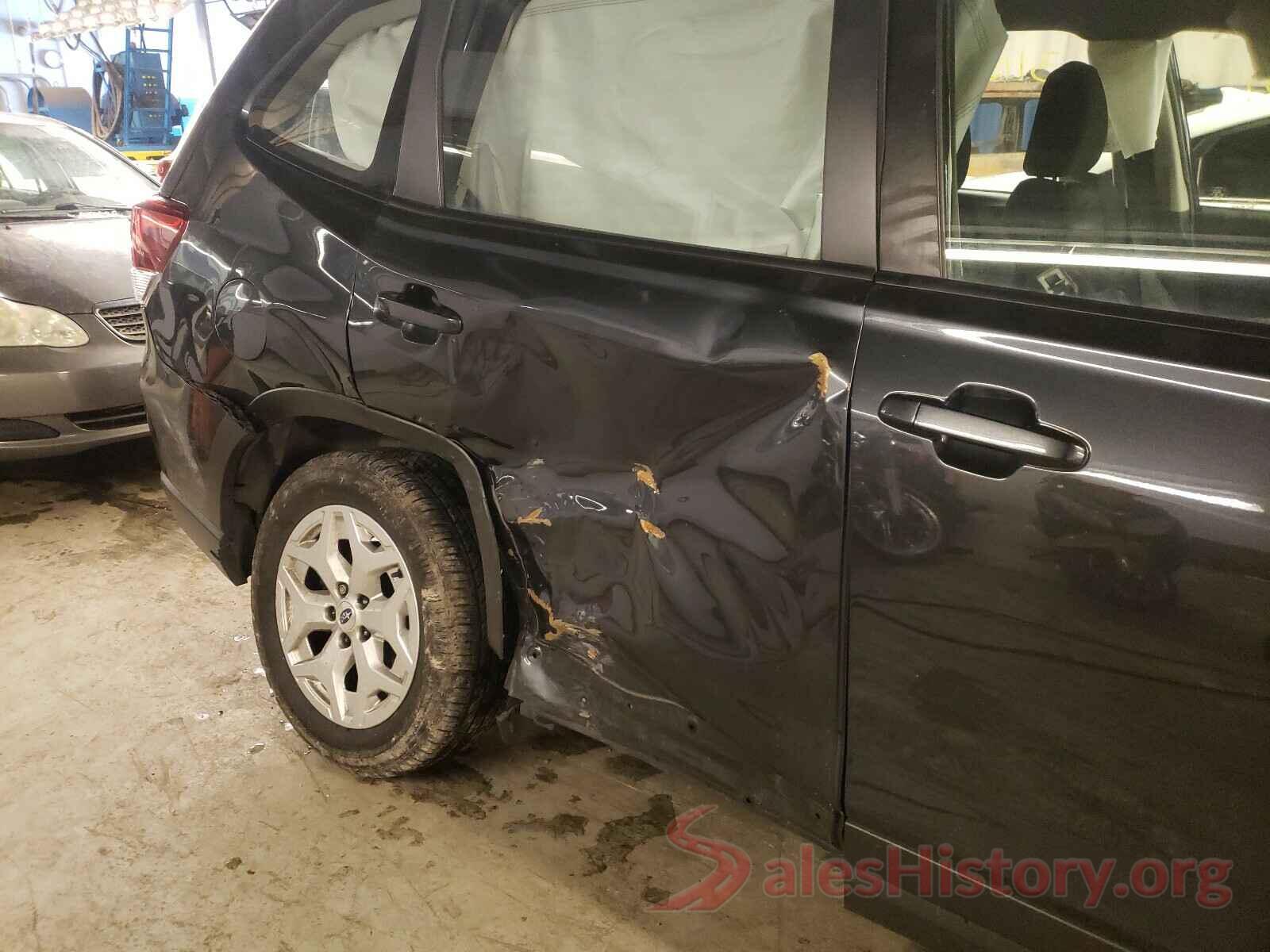 JF2SKACC8KH538952 2019 SUBARU FORESTER