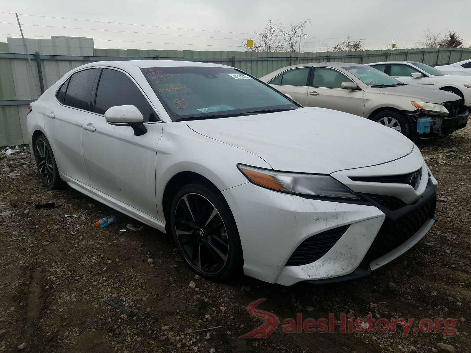 4T1B61HK2JU099574 2018 TOYOTA CAMRY