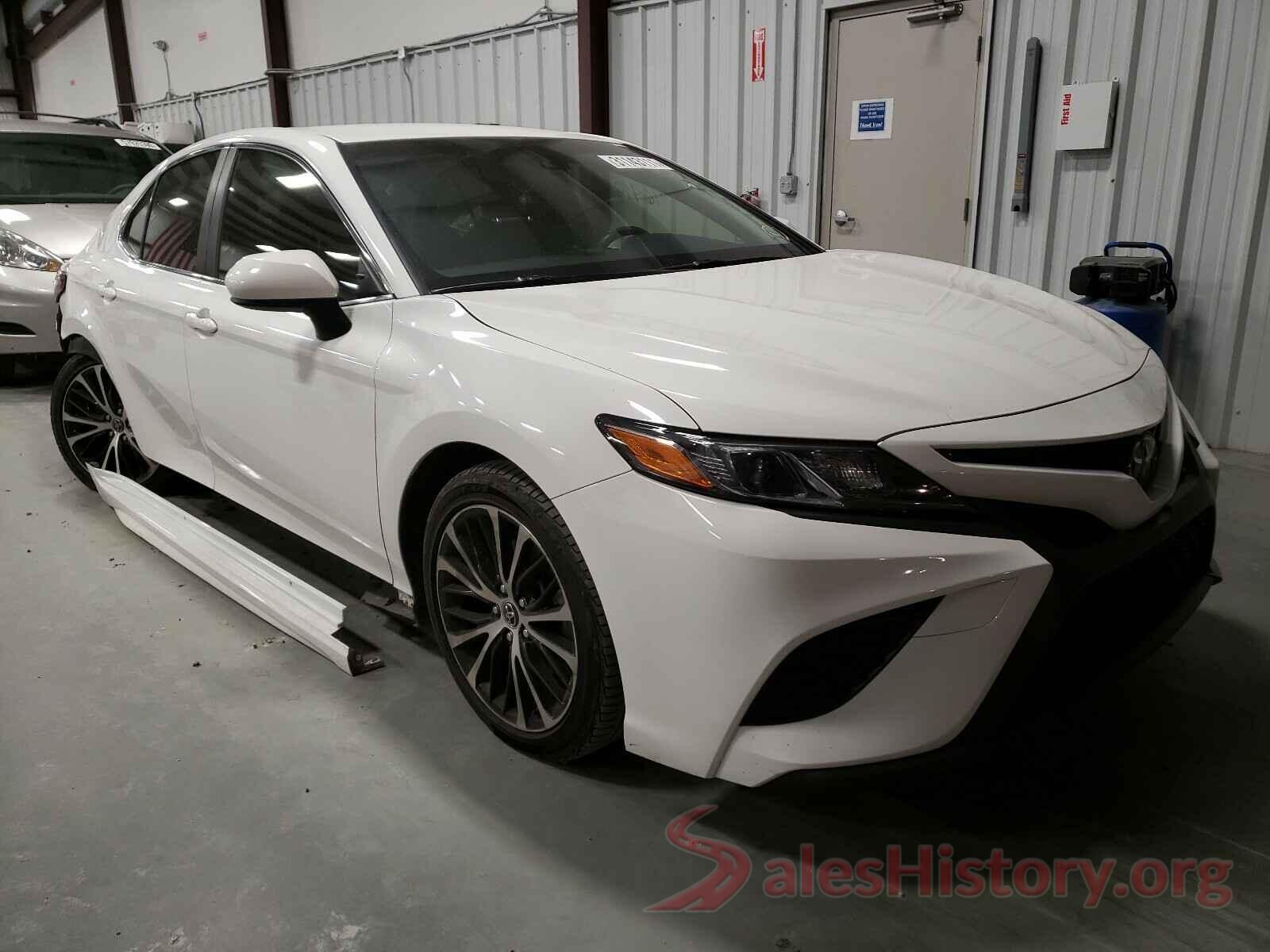 JTNB11HK4J3034567 2018 TOYOTA CAMRY