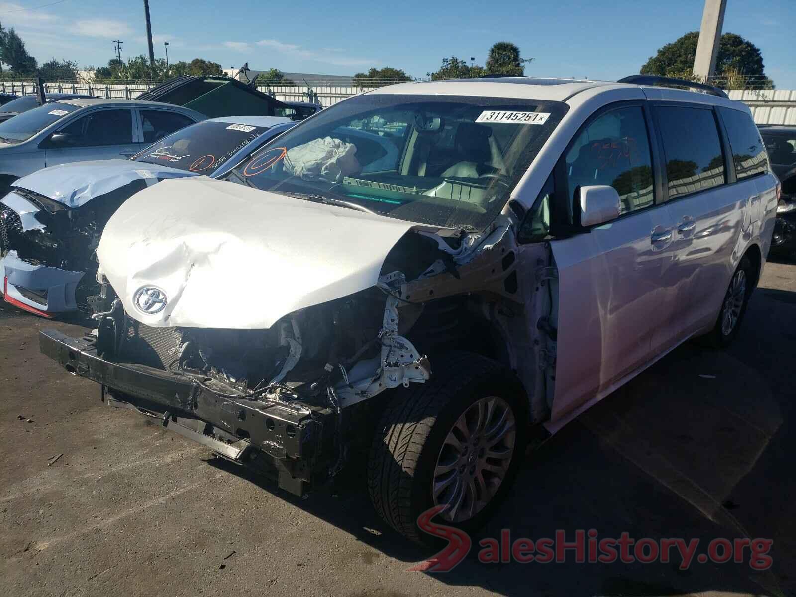 5TDYZ3DC8HS899648 2017 TOYOTA SIENNA