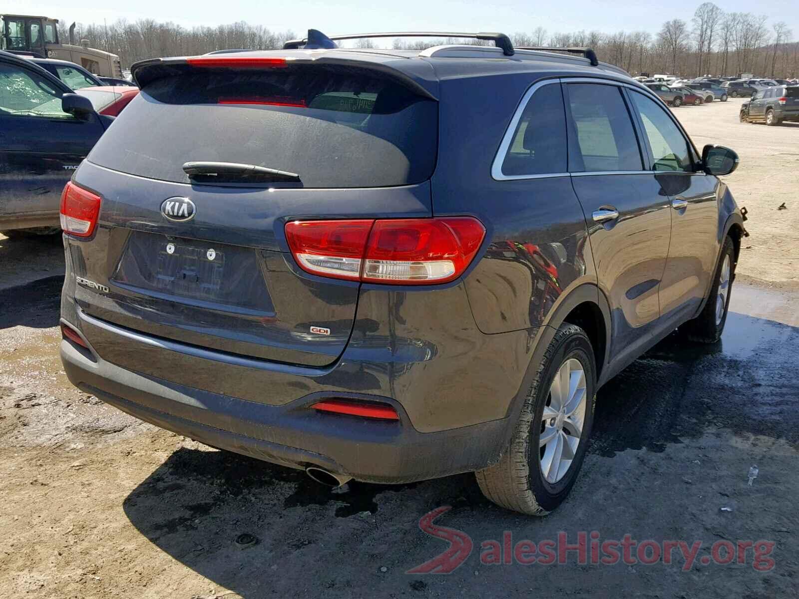 WVGBV7AX0JK004999 2018 KIA SORENTO LX