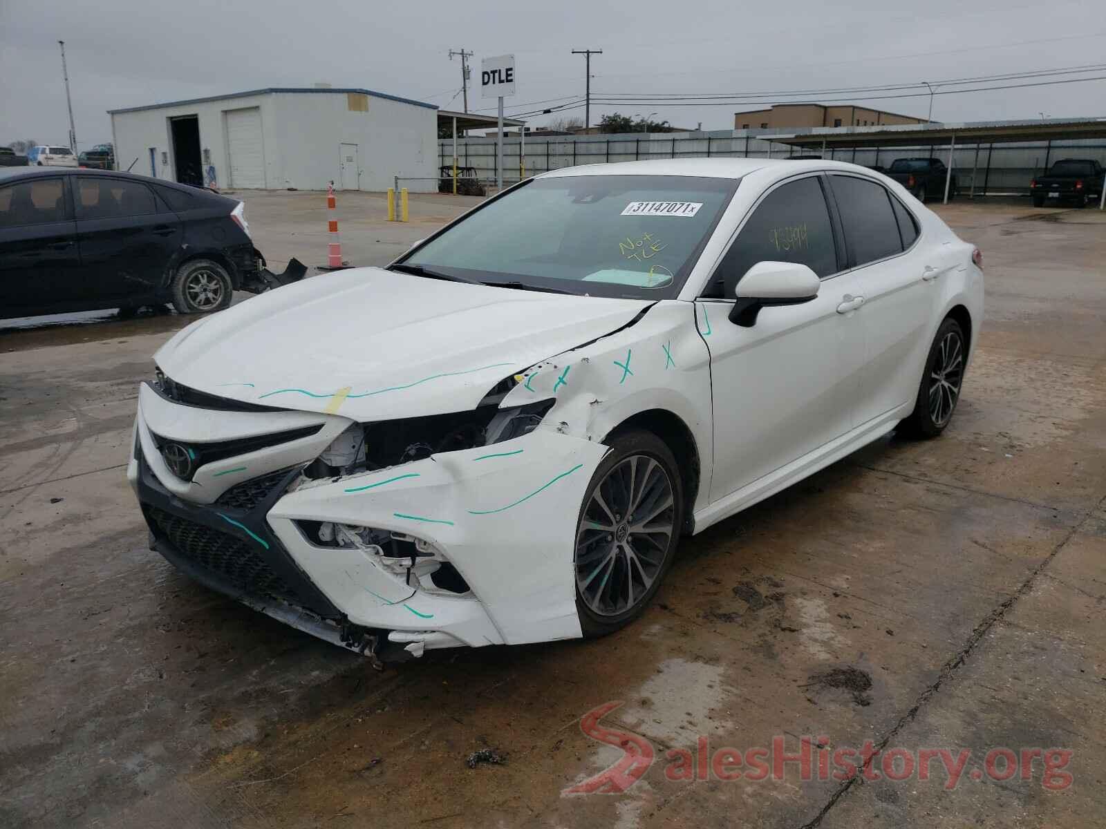 JTNB11HK2J3038827 2018 TOYOTA CAMRY