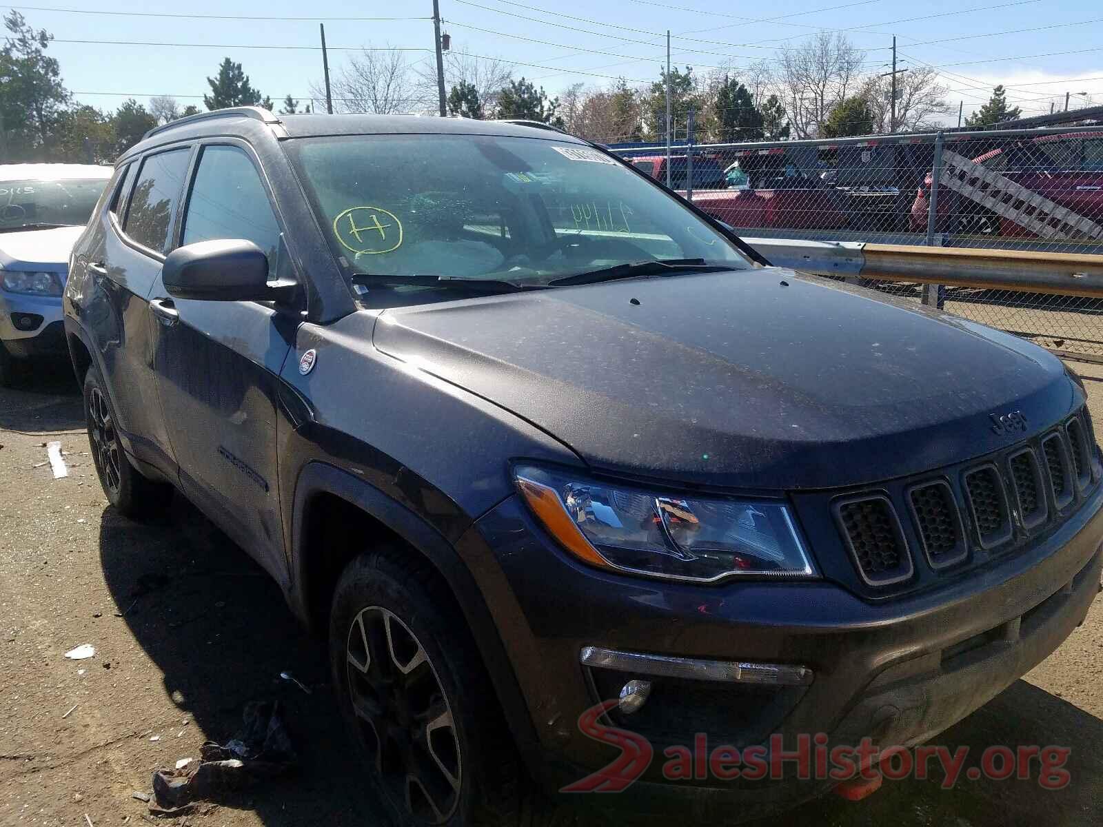 YV140MTL4H2430588 2019 JEEP COMPASS