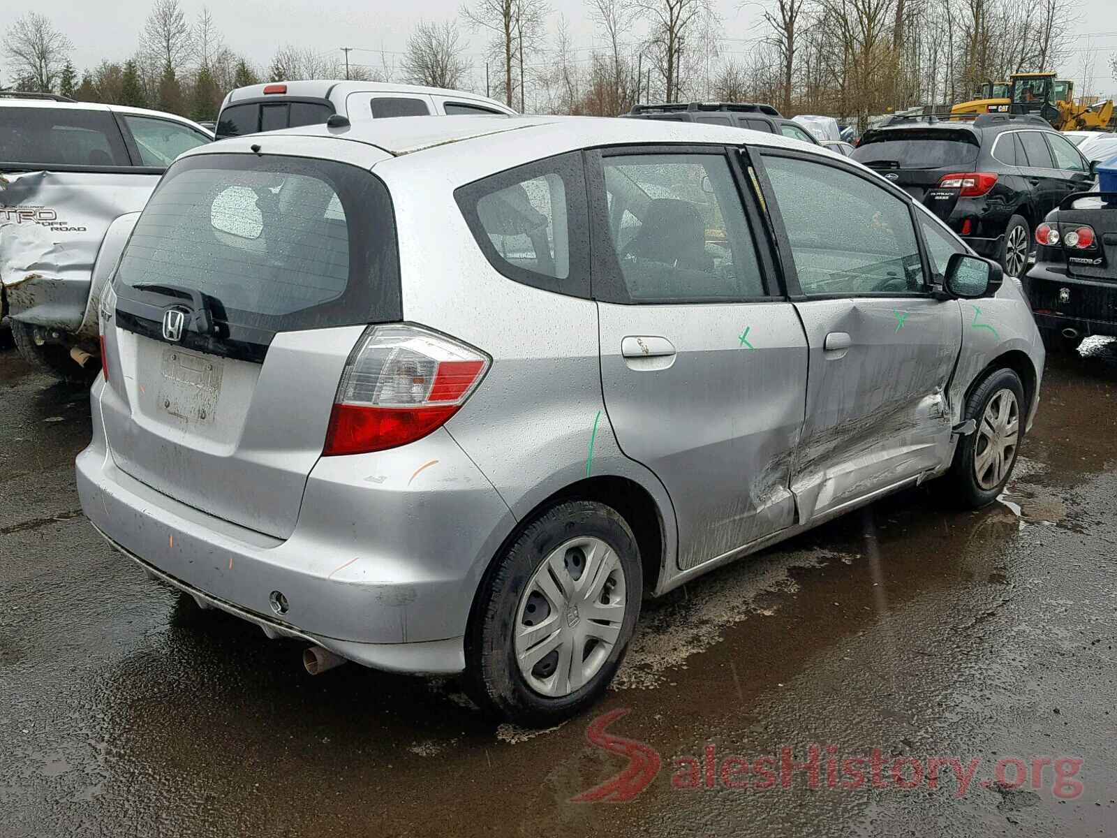 JHMGE8H35BC012528 2011 HONDA FIT