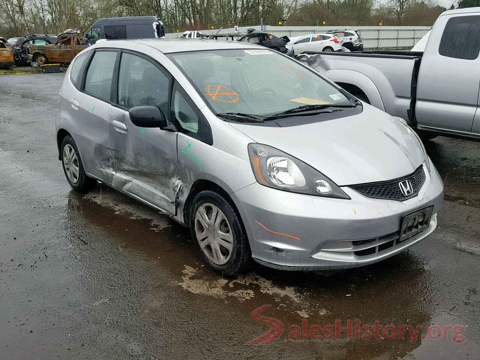 JHMGE8H35BC012528 2011 HONDA FIT