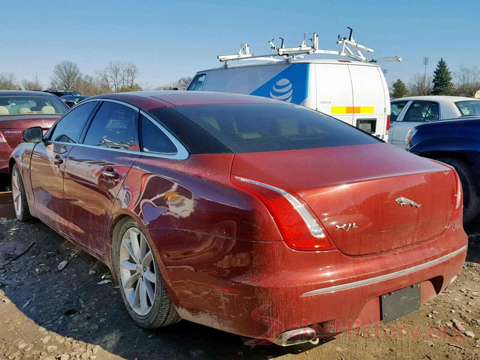 2T3F1RFVXKW072885 2011 JAGUAR XJ