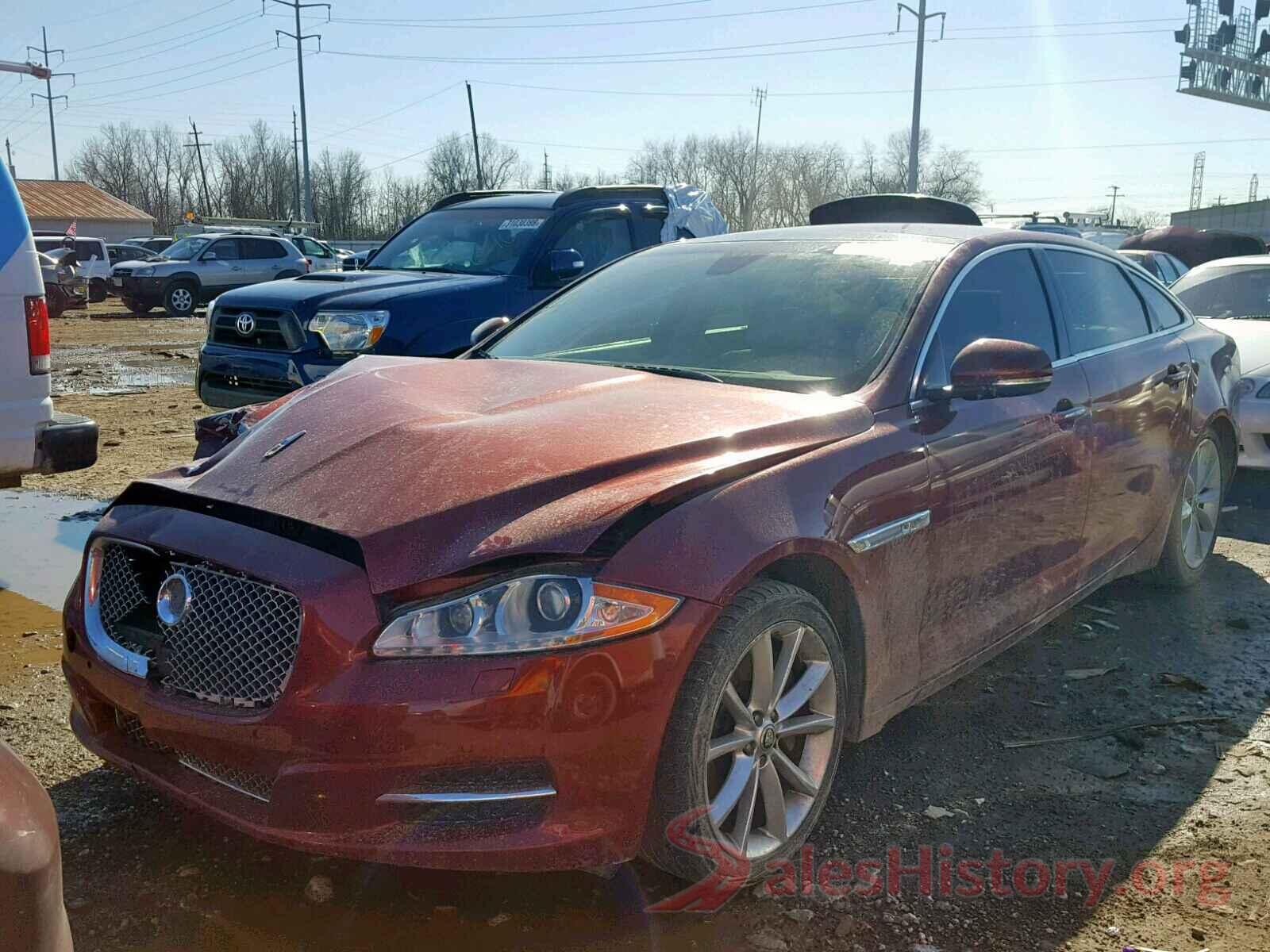 2T3F1RFVXKW072885 2011 JAGUAR XJ