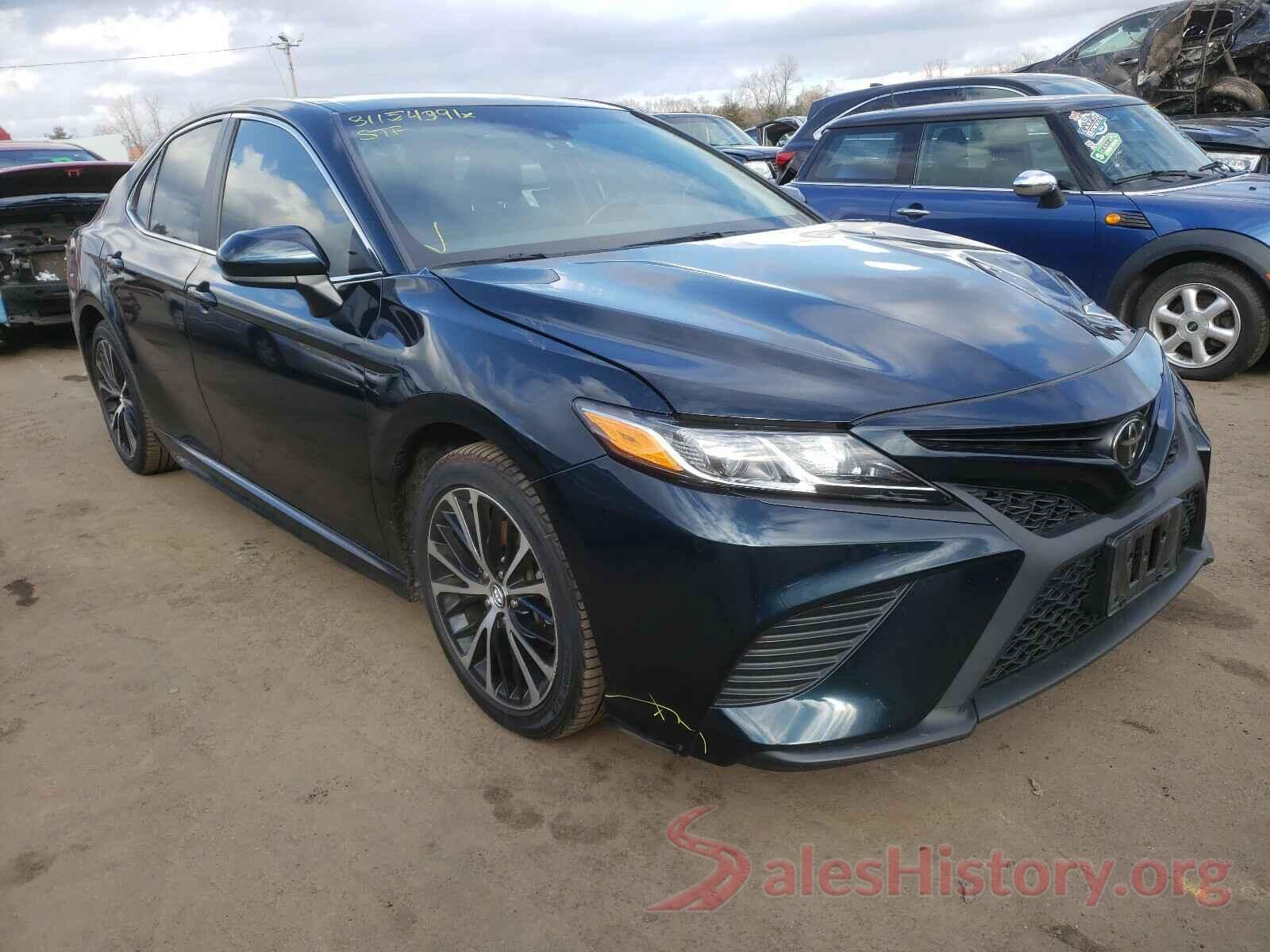 4T1B11HK4JU568307 2018 TOYOTA CAMRY