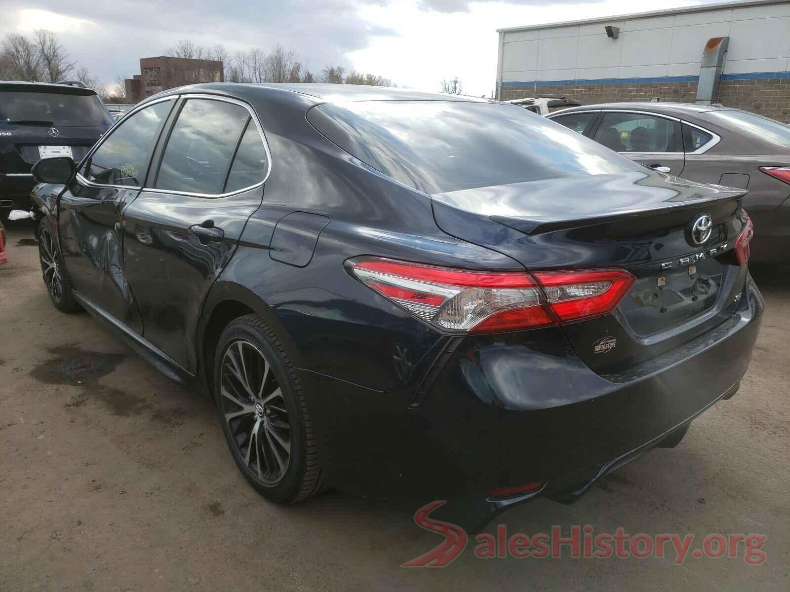 4T1B11HK4JU568307 2018 TOYOTA CAMRY