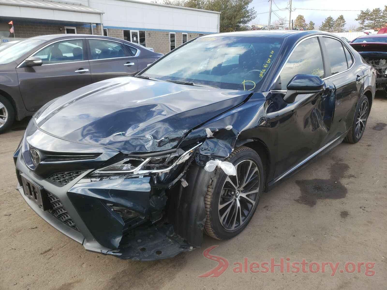 4T1B11HK4JU568307 2018 TOYOTA CAMRY