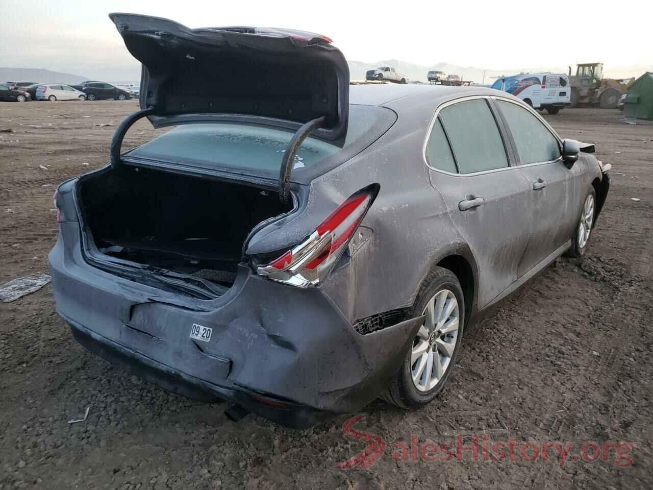 4T1B11HK5JU649560 2018 TOYOTA CAMRY