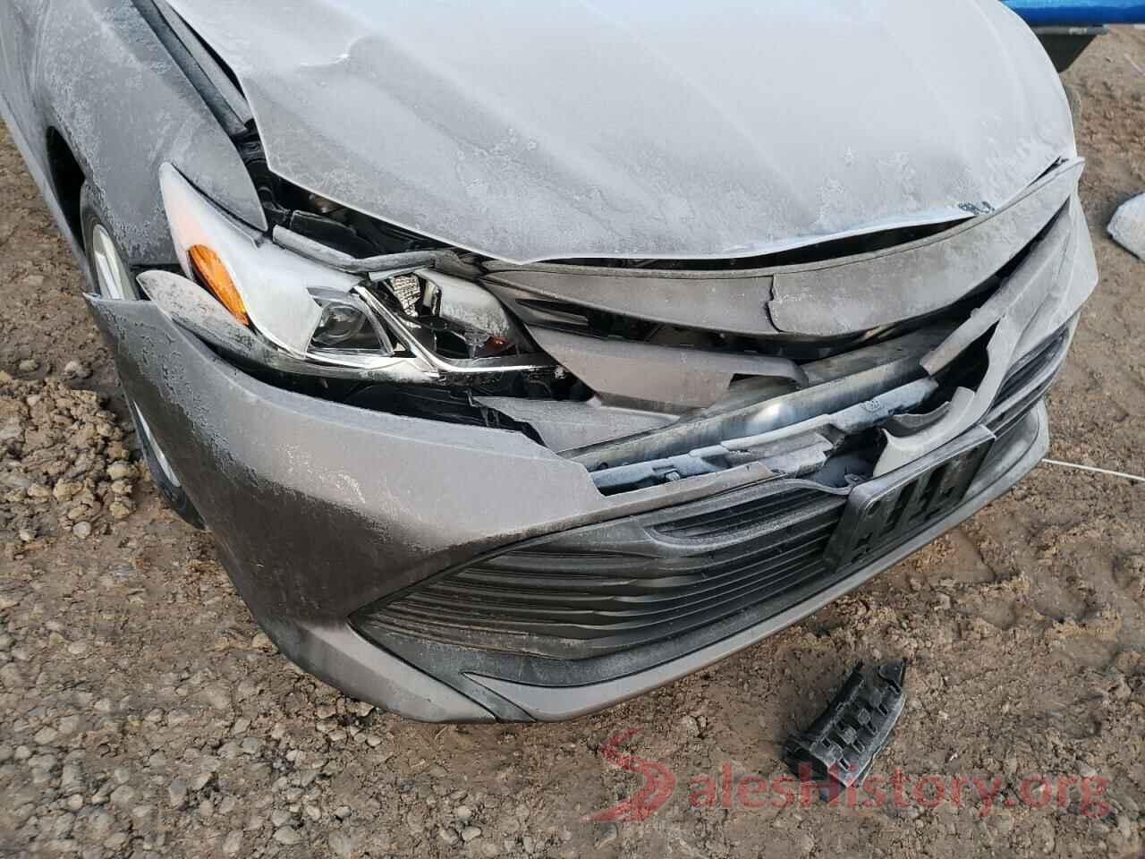 4T1B11HK5JU649560 2018 TOYOTA CAMRY