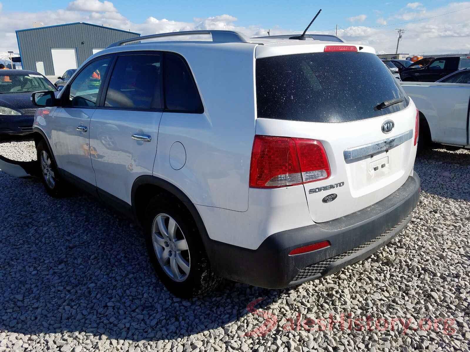 1V2CR2CA1JC570929 2011 KIA SORENTO