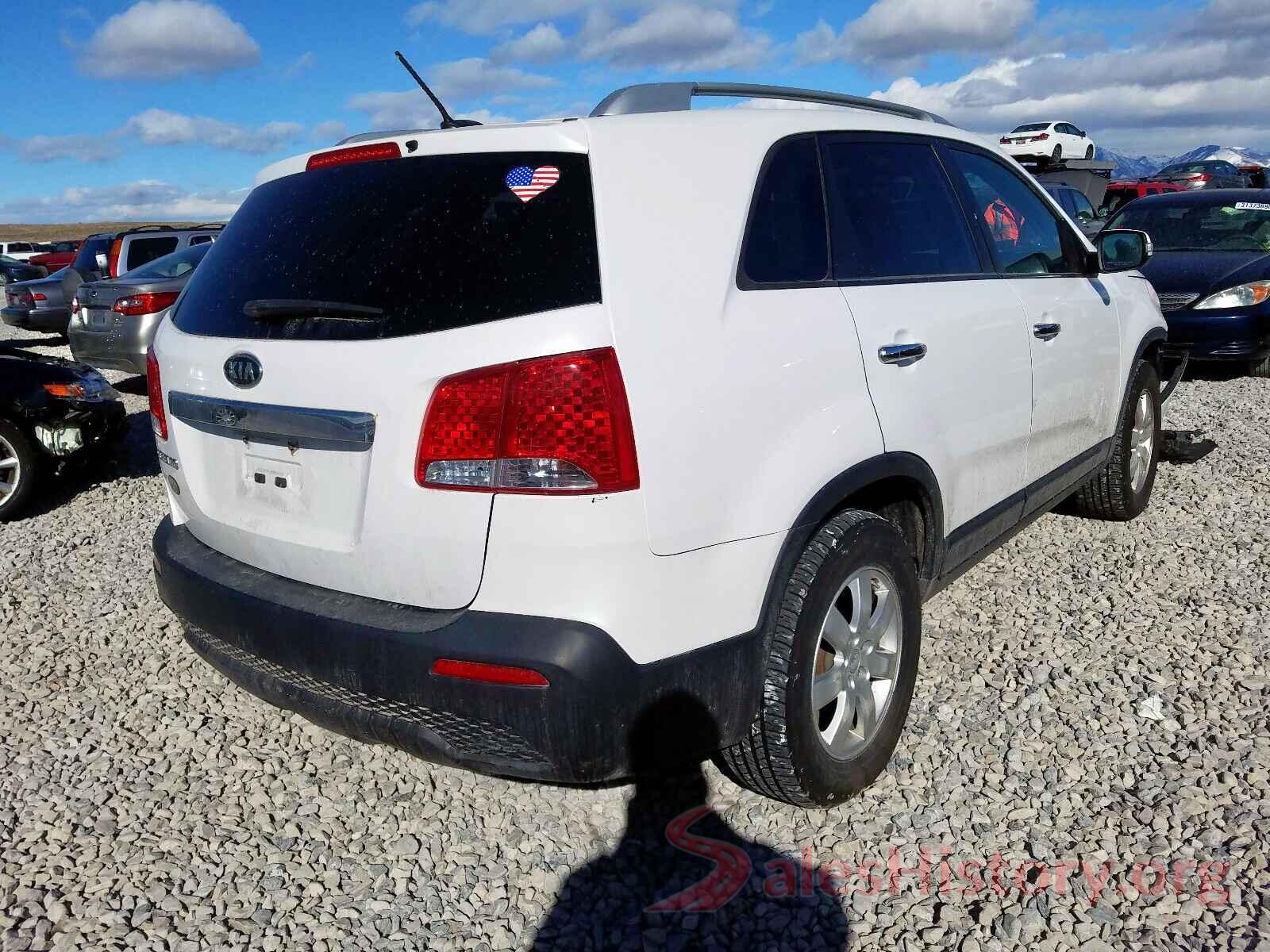 1V2CR2CA1JC570929 2011 KIA SORENTO