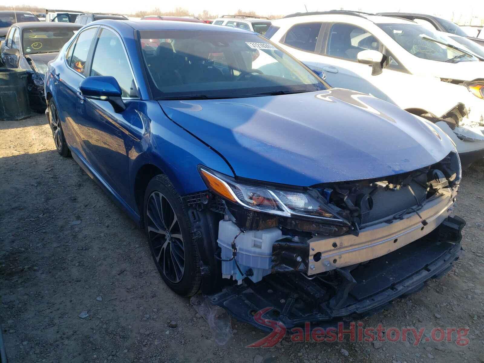 4T1B11HK8JU038227 2018 TOYOTA CAMRY