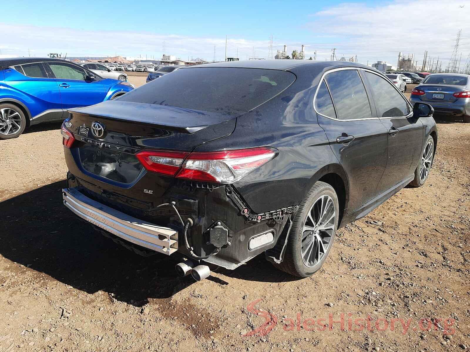 4T1B11HK2JU064726 2018 TOYOTA CAMRY