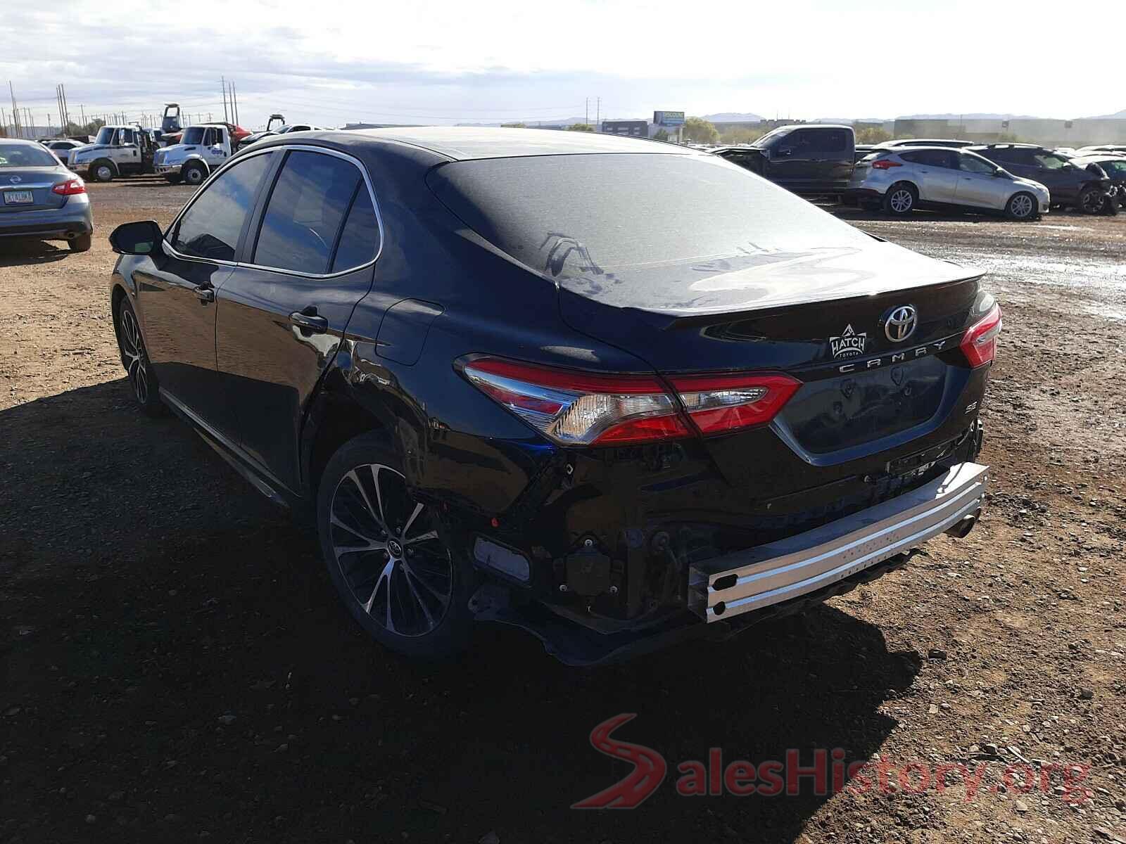 4T1B11HK2JU064726 2018 TOYOTA CAMRY