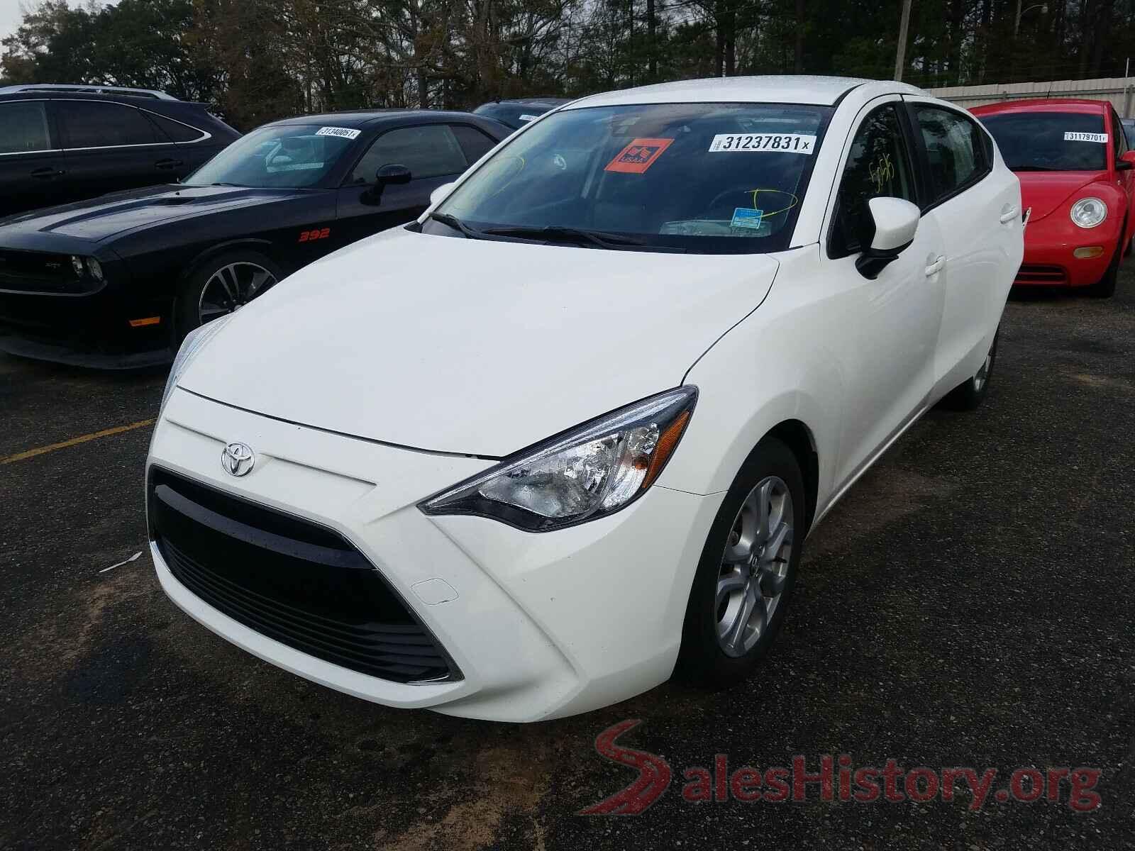 3MYDLBYV6HY190135 2017 TOYOTA YARIS