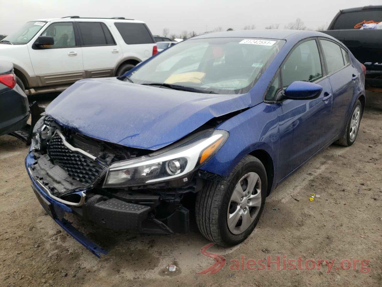 3KPFK4A7XHE013686 2017 KIA FORTE